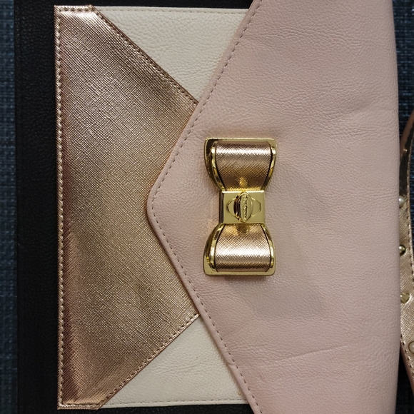 Betsey Johnson Cross Body Clutch Bag - Picture 2 of 7